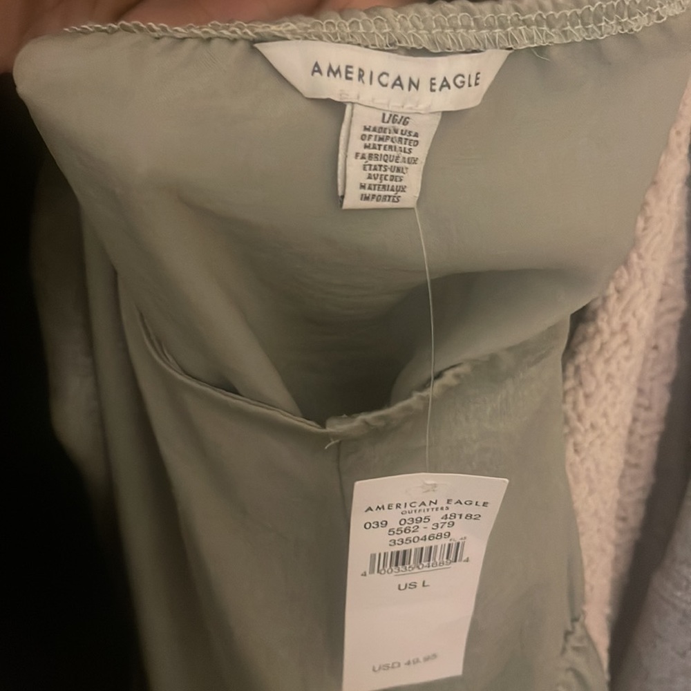 Green dress with slit. - Picture 4 of 4
